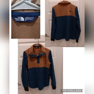 North Face sweatshirt/sweater, size small